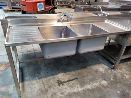 sink with 2 bassins